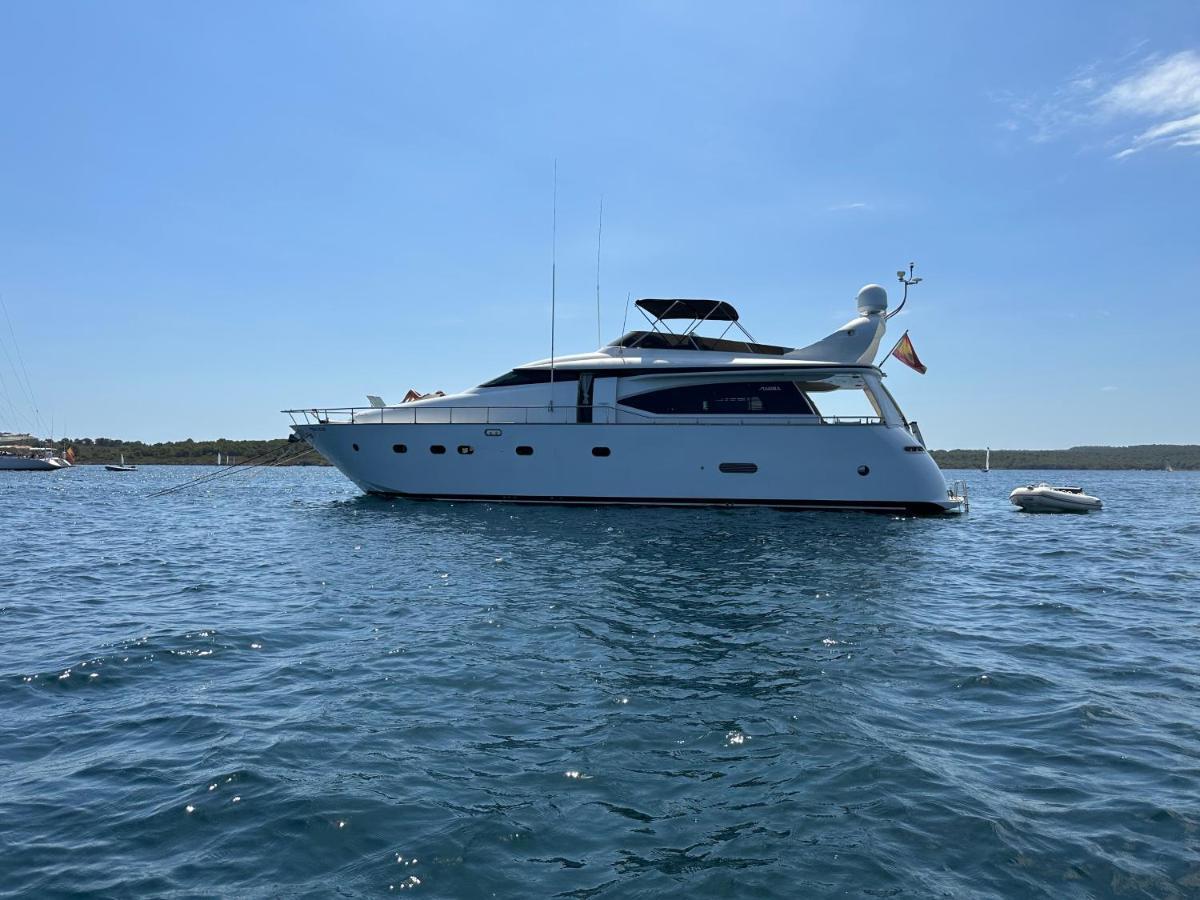 Yacht 20Metros Hotel Sant Adrià de Besòs Kültér fotó