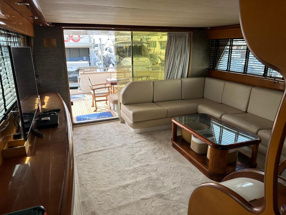 Yacht 20Metros Hotel Sant Adrià de Besòs Kültér fotó